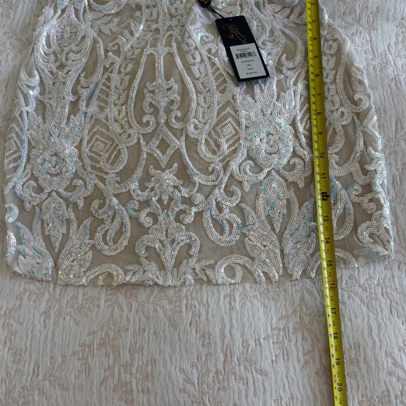 Beach Bunny Elegant Sequin Embellished bottom size 6 brand new with tag - Picture 1 of 5